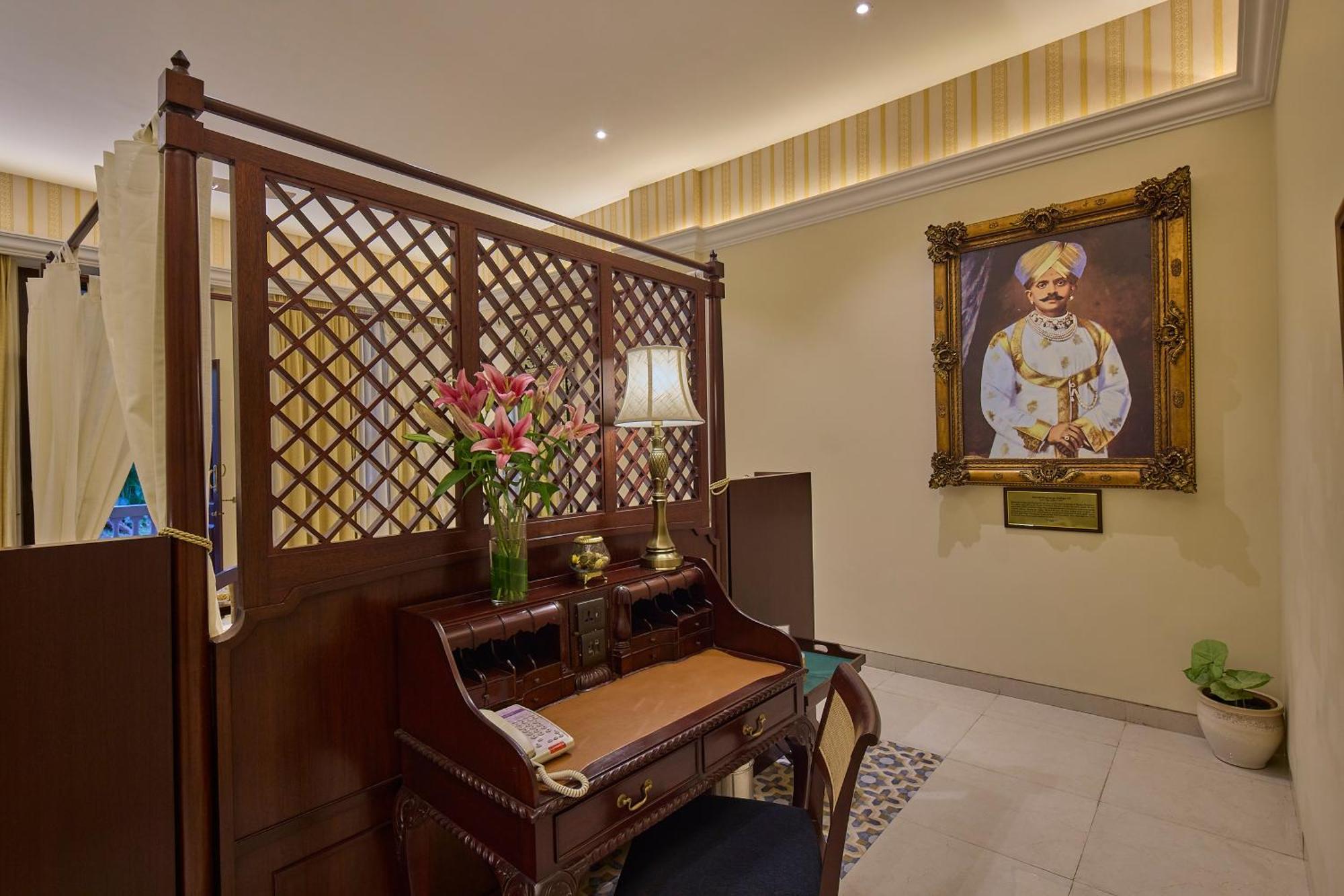 Royal Orchid Metropole Mysore Exterior foto