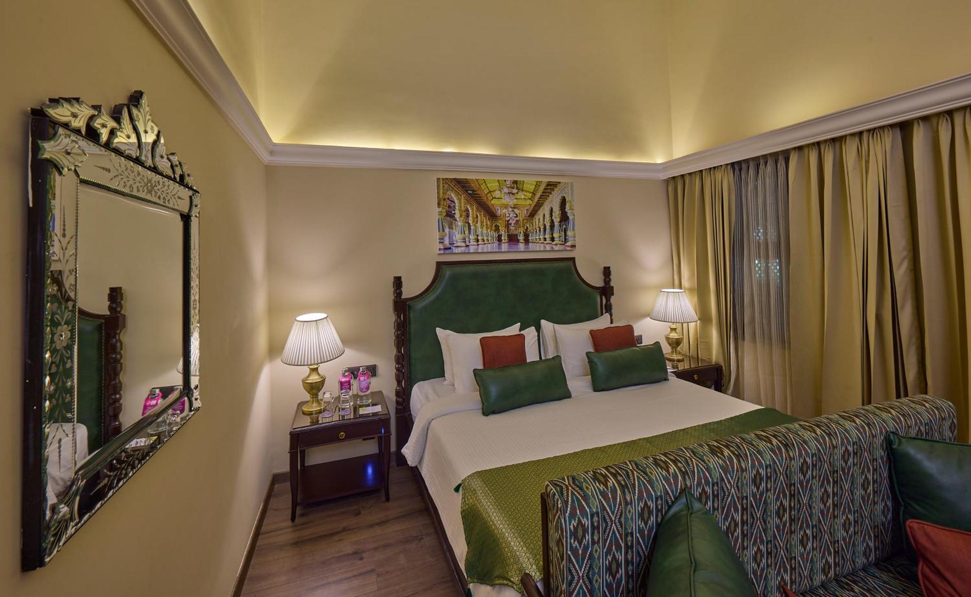 Royal Orchid Metropole Mysore Exterior foto