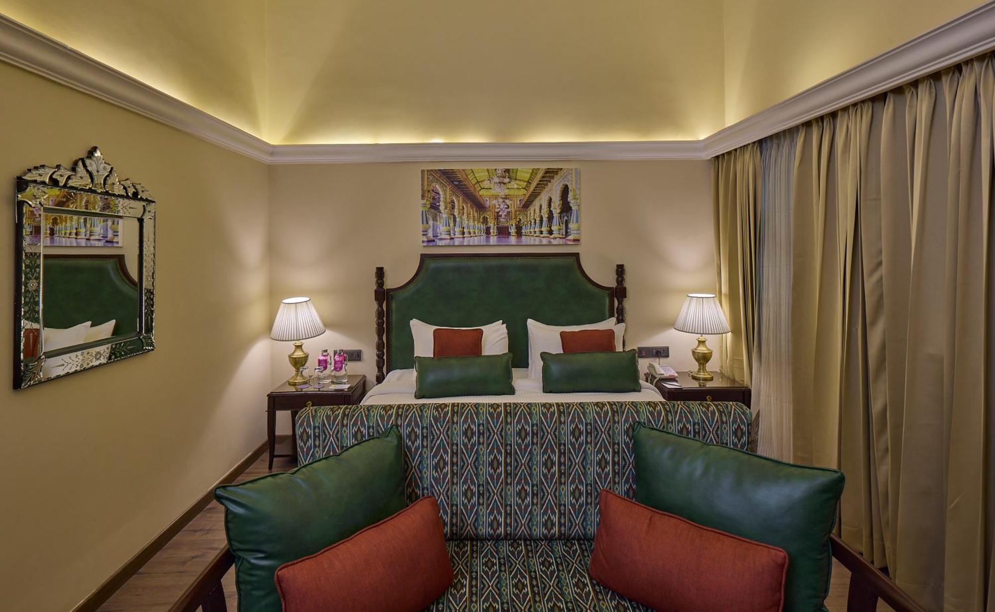 Royal Orchid Metropole Mysore Exterior foto