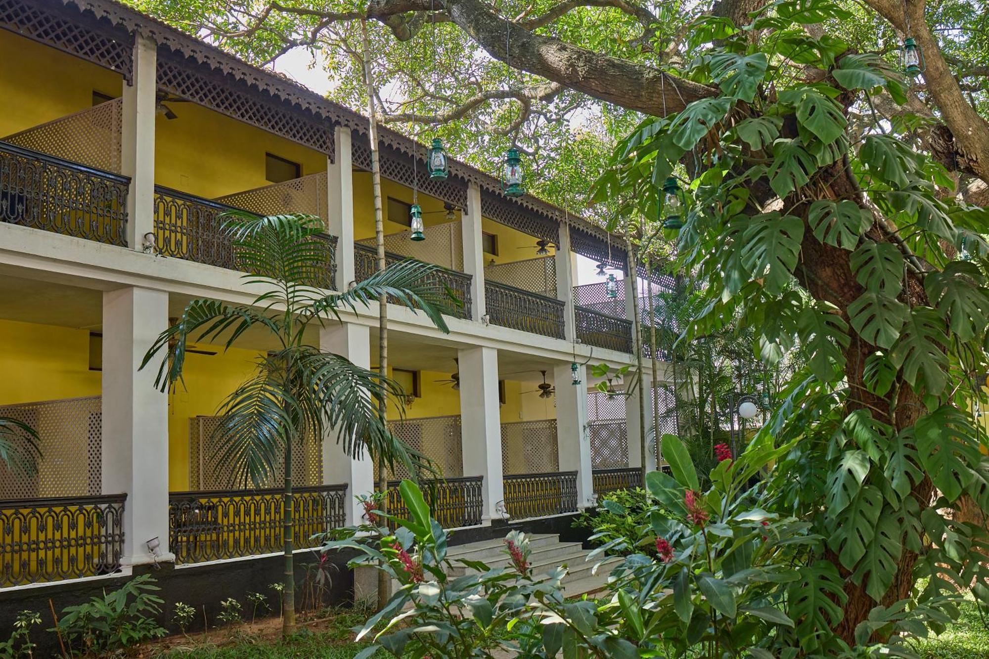 Royal Orchid Metropole Mysore Exterior foto