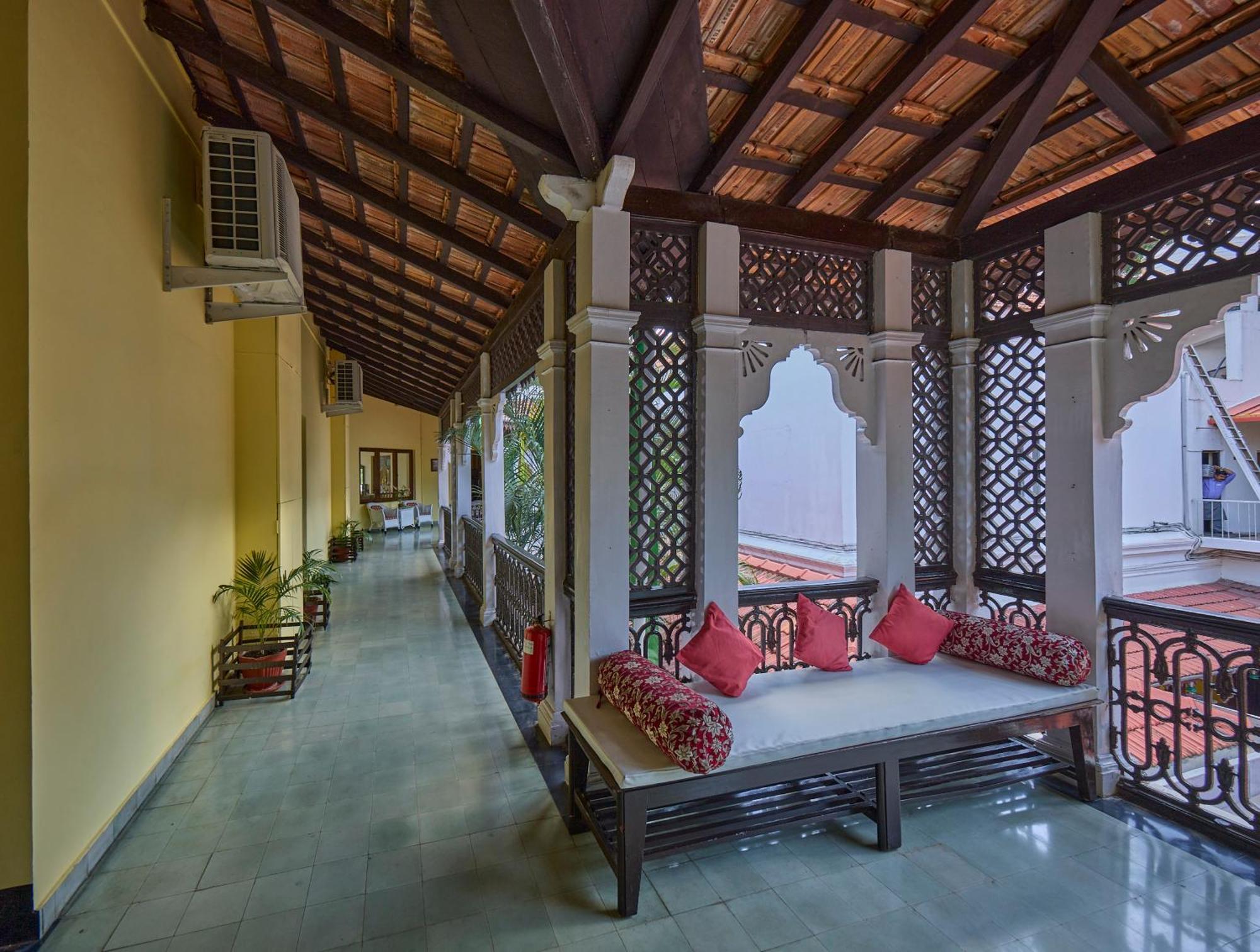 Royal Orchid Metropole Mysore Exterior foto
