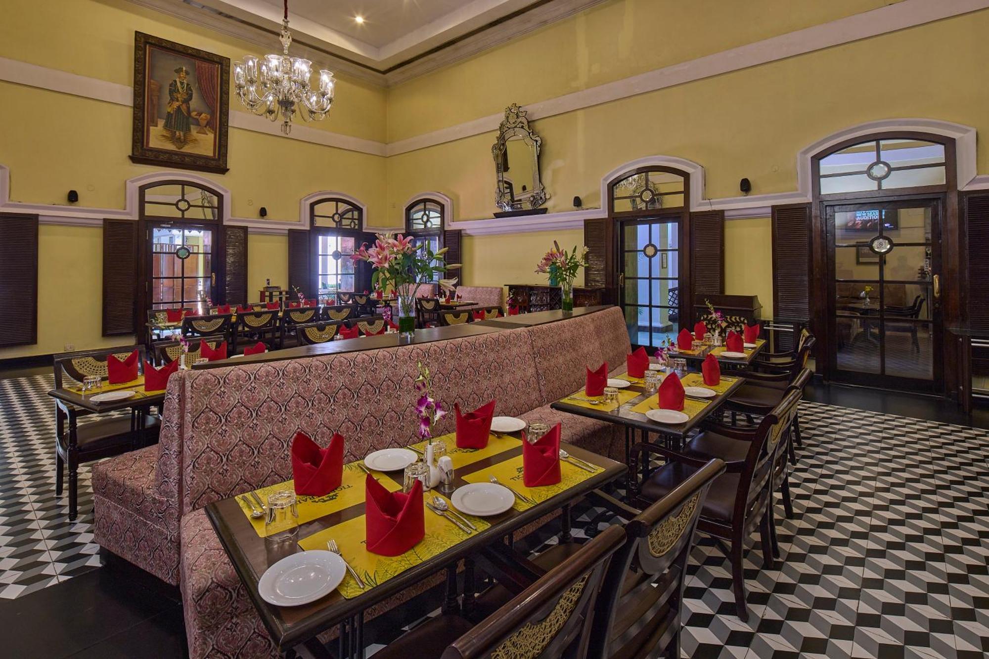 Royal Orchid Metropole Mysore Exterior foto